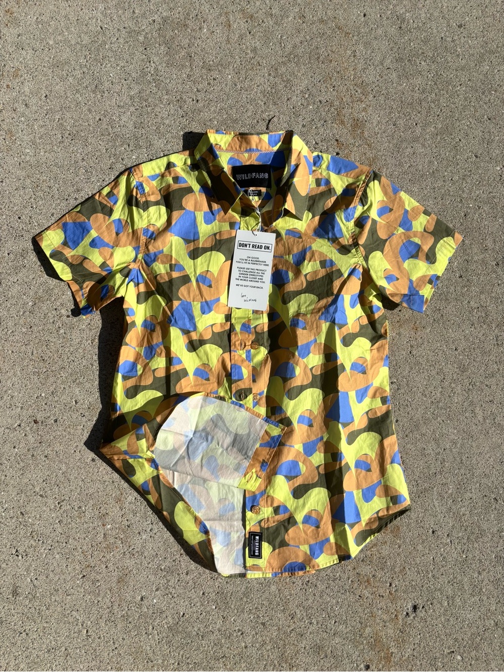 Wildfang The Essential Short Sleeve Button-Up Shirt | Size XS | Abstract Camo